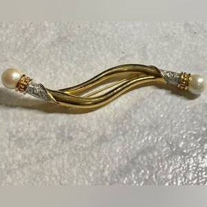 Vintage Avon Brooch 